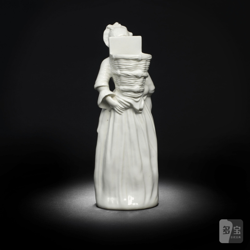 A Chantilly white figure of a lady with a basket and pug (Hotteuse), mid 18th century - 图6